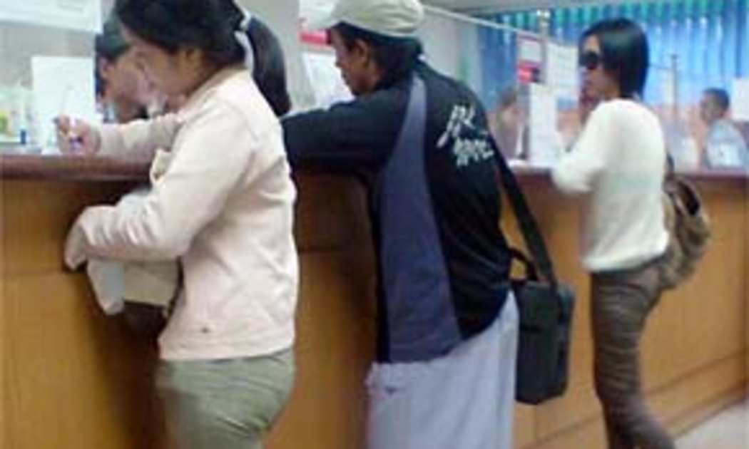 Các ngân hàng thương mại quốc doanh cũng đang phải nâng cấp dịch vụ để cạnh tranh.