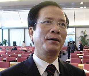 Theo Bộ trưởng Võ Hồng Phúc, Chính phủ sẽ đề nghị Quốc hội điều chỉnh lại mục tiêu tổng quát về phát triển kinh tế xã hội năm 2009.