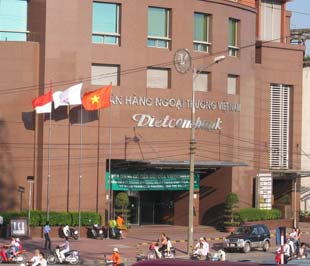 Trụ sở Ngân hàng Vietcombank tại Hà Nội - Ảnh: Việt Tuấn.