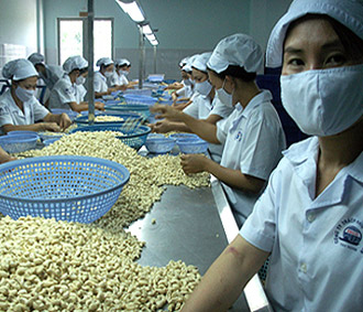 Trong năm tháng đầu năm nay, xuất khẩu của Việt Nam đạt  xấp xỉ 23,4 tỷ USD trong khi nhập khẩu đạt 37,817 tỷ USD.