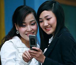 Người dùng di động sẽ được sử dụng nhiều dịch vụ như thoại video, kết nối Internet, xem phim trực tuyến, thực hiện giao dịch thanh toán qua mạng... trên nền công nghệ 3G.