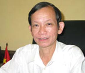 "Người đi khởi kiện và yêu cầu bồi thường thiệt hại khi có đơn hợp lệ rồi phải đóng dự phí thì tòa mới chính thức thụ lý đơn kiện".