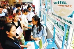 Năm 2009, Tập đoàn Viettel đã gây sự chú ý khi mua lại 35 triệu cổ phiếu của Vinaconex, trị giá 700 tỉ đồng - Ảnh: Lê Toàn.