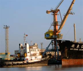 Một góc cảng Hải Phòng.