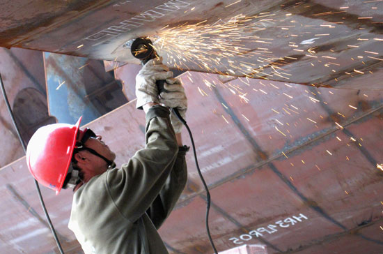 Một trong những nhiệm vụ trọng tâm của Chính phủ các năm tới là tái cấu trúc doanh nghiệp, bao gồm cả doanh nghiệp nhà nước và ngoài nhà nước.