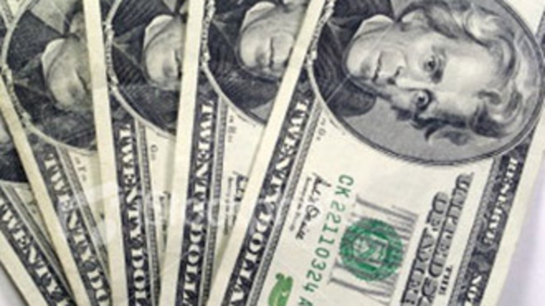 Mua, bán ngoại tệ: “Giật gấu vá vai”