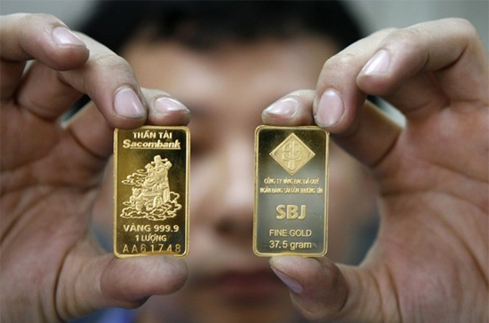 Theo giới kinh doanh vàng, để giao dịch cải thiện, giá vàng cần có sự biến động mạnh hơn, thay vì ổn định quanh vùng 26,50 triệu đồng/lượng như từ trước Tết tới nay - Ảnh: Reuters.