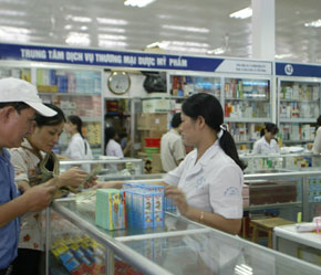 Thật ra đây không phải là lần đầu tiên giá thuốc tây tăng cao.