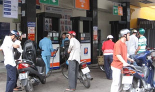 Cơ chế giá xăng dầu: Mâu thuẫn giữa quy định và thực tế