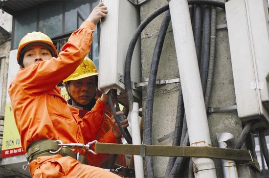 Từ nay đến cuối năm, EVN cho biết sẽ huy động tối đa các nguồn nhiệt điện than, tua bin khí và điện mua của Trung Quốc.