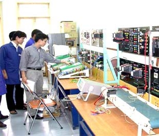 "Chuyển giao công nghệ từ nước ngoài vào Việt Nam là hướng chính và luôn là hướng chính".