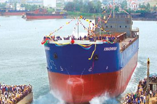 Đối với một số ngân hàng Việt Nam, nhất là các ngân hàng thương mại quốc doanh, Vinashin được xem là "con nợ" lớn.