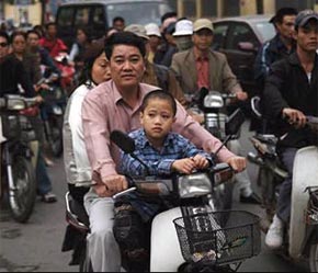 Nhu cầu về nhiên liệu dầu khí ở Việt Nam ngày càng tăng cao, năm 2000 tiêu thụ chưa tới 9 triệu tấn/năm, thì đến năm 2005 đã tăng lên gần 15 triệu tấn/năm.