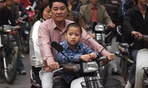 Ô nhiễm môi trường nặng vì xăng “bẩn”