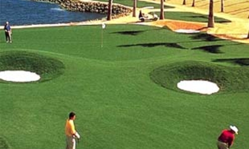 Khi lỗ golf bị bóp méo