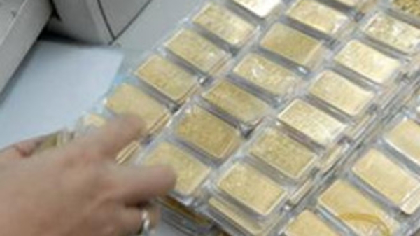 Trở lại mua vàng cất giữ?