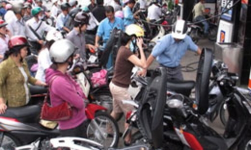 Xăng tăng thêm 550 - 590 đồng/lít