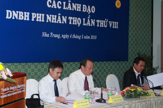 Một hội nghị các lãnh đạo doanh nghiệp bảo hiểm phi nhân thọ.