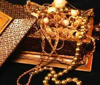 Giá vàng thế giới giảm chủ yếu là do giá dầu thô đi xuống.