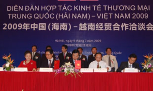Ký nhiều thỏa thuận hợp tác doanh nghiệp Việt - Trung