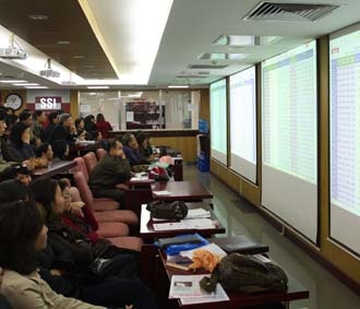 Phiên hôm nay tiếp tục chứng kiến không khí sôi động; có trên 16,3 triệu đơn vị với giá trị trên 1.114 tỷ đồng - Ảnh: Việt Tuấn.