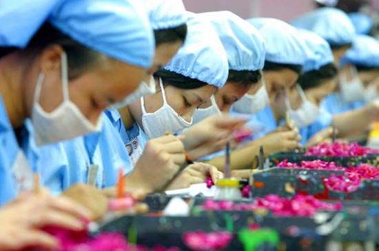 Riêng năm 2009 đã có 83 nghìn doanh nghiệp đăng ký thành lập mới, tăng gấp đôi so với thập kỷ 1990 - 1999, đưa tỷ trọng doanh nghiệp/1.000 dân tới xấp xỉ con số 5, tiệm cận dần với mức trung bình khu vực - Ảnh: Việt Tuấn.