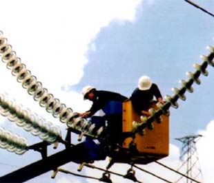  Theo ông Đinh Quang Tri, Phó tổng giám đốc EVN, việc bắt buộc phải áp dụng giá điện giờ cao điểm vào buổi sáng là do đơn vị này đã phải “chịu thiệt” quá nhiều do chênh lệch công suất giữa giờ cao điểm – thấp điểm quá cao.