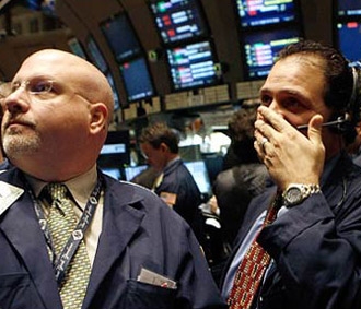 Chứng khoán Mỹ đã đứng vững bất chấp sự sụt giảm của cổ phiếu khối tài chính, vận tải hàng không, sản xuất ôtô.