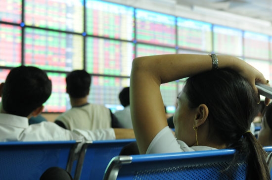 Khi tâm lý đã mong manh thì diễn biến đi ngược lại kỳ vọng càng tạo hiệu ứng lớn hơn - Ảnh: Quang Liên.