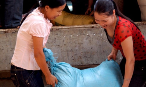 Hỗ trợ gạo cho 3 địa phương