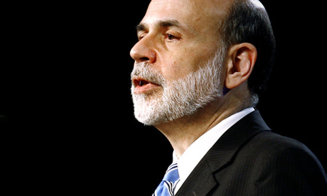 Chủ tịch FED Ben Bernanke phát biểu trước Hội đồng Thương mại Dallas ngày 7/4 - Ảnh: Reuters/WSJ.