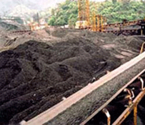 Theo TKV, việc nhập khẩu than ngày một khó hơn do nhu cầu sử dụng than trên thế giới tăng và giá cả cũng ngày một cao.