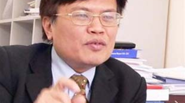 “Tái cấu trúc là chìa khóa để thoát bẫy tăng trưởng”