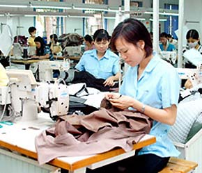 Dệt may vẫn là ngành có mức thưởng Tết thấp.