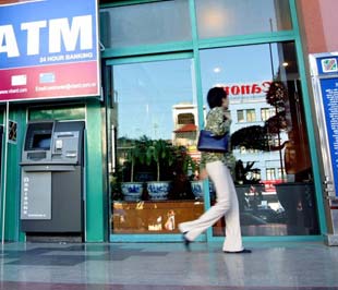 Các ngân hàng thường lựa chọn các thành phố lớn để đặt trụ sở chính như Hà Nội và Tp.HCM.