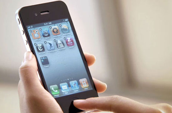 iPhone 4S không được người tiêu dùng Việt Nam quan tâm nhiều như với "người anh em" iPhone 4.