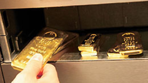 “Dứt khoát xóa bỏ kinh doanh vàng miếng trên thị trường tự do”