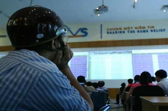 Đa số nhà đầu tư vẫn chọn giải pháp an toàn trong một thị trường phi xu hướng