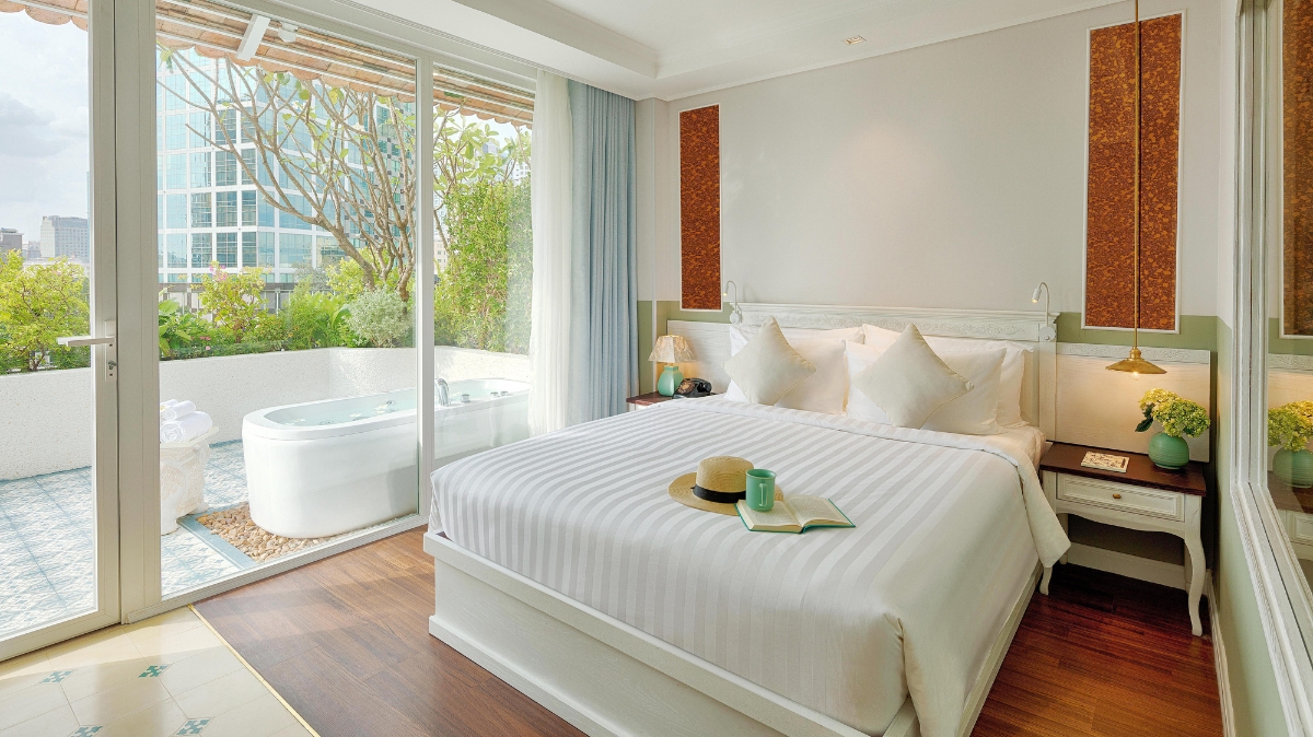 Phong cách thiết kế mang tính thẩm mỹ cao của Khách sạn Silverland Charner, mang lại trải nghiệm phong cách sống tiện nghi và kết nối với thiên nhiên cho khách lưu trú.