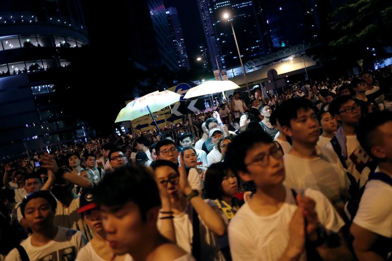 Chùm ảnh Hồng Kông tê liệt vì biểu tình - Ảnh 9.