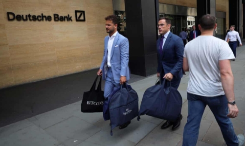 Hình ảnh tại các văn phòng Deutsche Bank sau tuyên bố sa thải 18.000 nhân viên