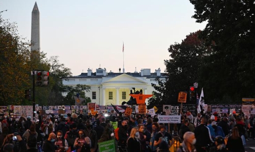 Người Mỹ đi bỏ phiếu chọn Tổng thống, ngày bầu cử êm xuôi