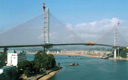 Quảng Ninh và “con đường du lịch” 7