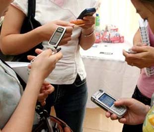 Mỗi cá nhân chỉ được đăng ký tối đa 3 SIM/mạng.