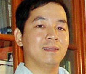 "Đứng dưới góc độ quản lý của Nhà nước, điều nên làm là quy định hệ số rủi ro cho các khoản cho vay đầu tư chứng khoán. Từ đó, từng ngân hàng sẽ phải tính xem mình được phép cho vay chứng khoán bao nhiêu phần trăm trên tổng dư nợ."