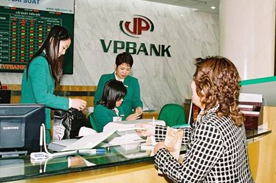 Năm 2010, VPBank đặt mục tiêu tăng tổng tài sản lên 47.000 tỷ đồng, lợi nhuận trước thuế đạt 650 tỷ đồng và duy trì tỷ lệ nợ xấu dưới mức 2%.
