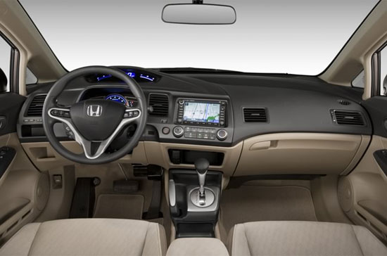 Bên trong một mẫu xe Honda Civic. Trong công văn gửi lên Chính phủ, HVN cho rằng, quyết định truy thu thuế là do cách hiểu luật khác nhau và không đúng.