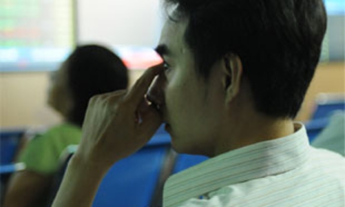 “Ông lớn” xả hàng: Bình thường hay bất thường?