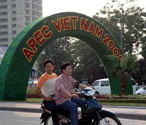 21 nền kinh tế thành viên Diễn đàn Hợp tác kinh tế châu Á-Thái Bình Dương hiện chiếm 56% GDP thế giới và gần một nửa thương mại toàn cầu.