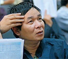 Khối lượng giao dịch tăng đột biến là một bất ngờ của phiên này.